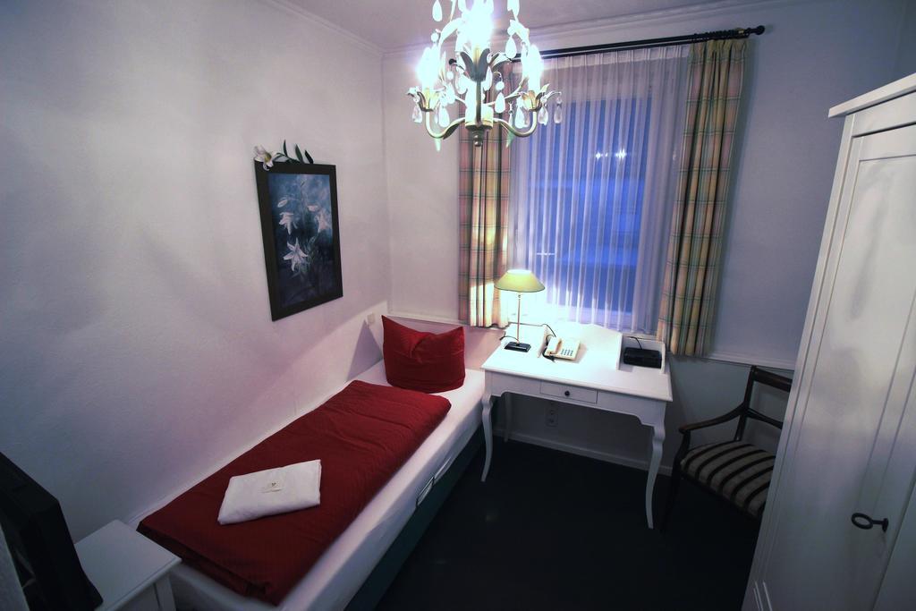Hotel Garni Zur Linde Хитцакер Стая снимка