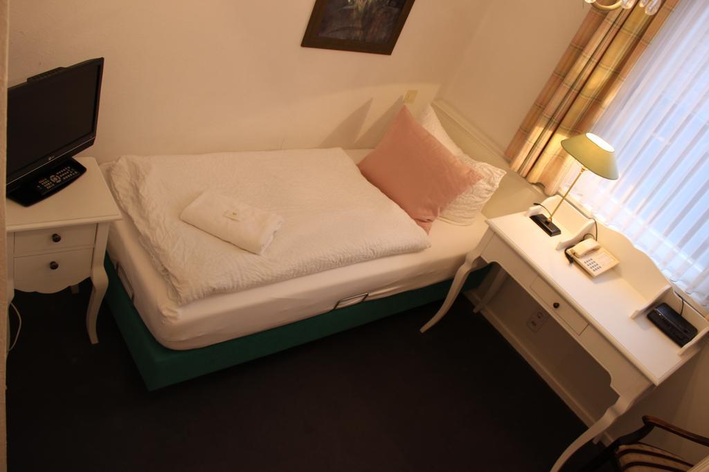 Hotel Garni Zur Linde Хитцакер Екстериор снимка